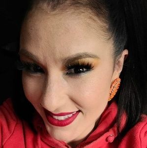 Meet your Posher, Kateri